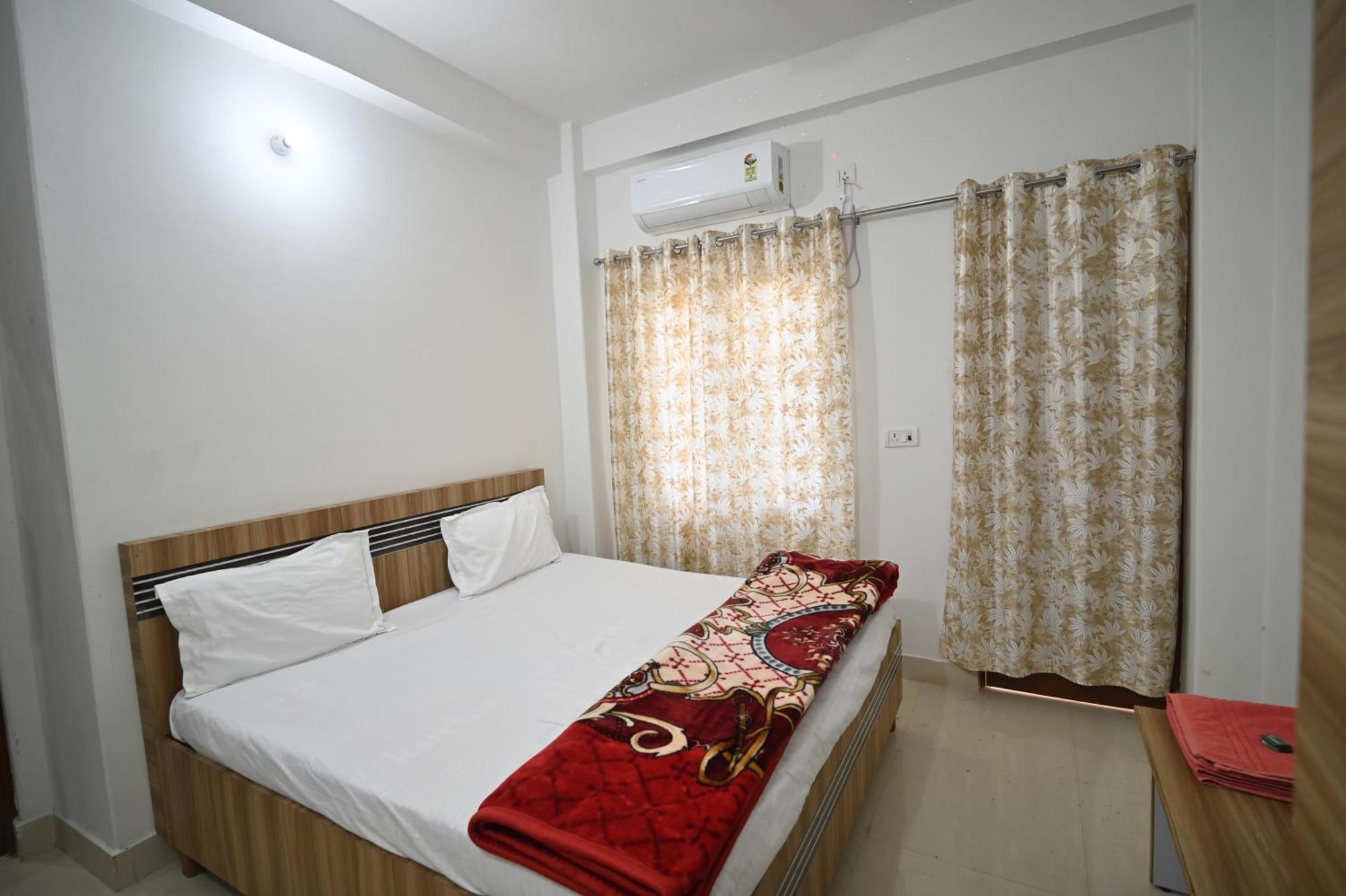 Guest house The Topaz Varanasi